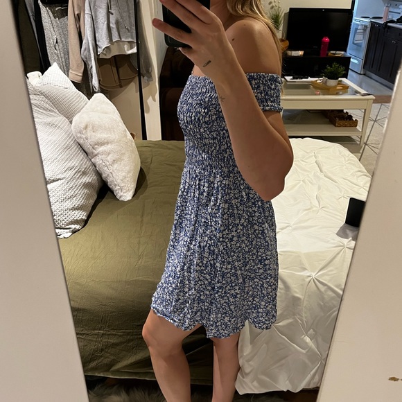 Never worn Blue Floral Shein dress - Picture 2 of 3